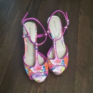 **Never worn** Floral print sandal